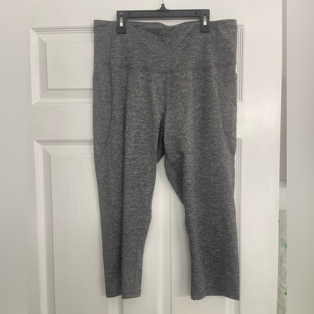 🩶Women’s Champion Capri Leggings